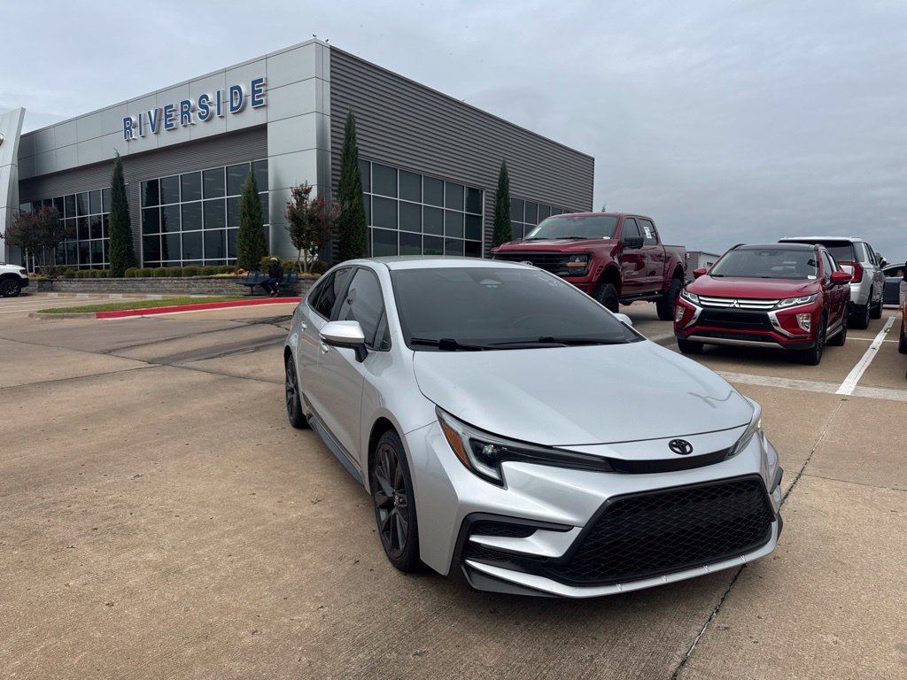 Used 2023 Toyota Corolla SE FWD image 1