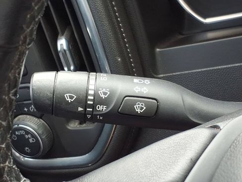 Used 2021 Chevrolet Silverado 1500 LT AWD/4WD image 21