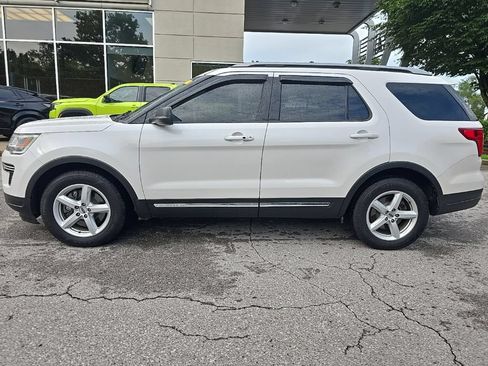 Used 2018 Ford Explorer XLT FWD image 5