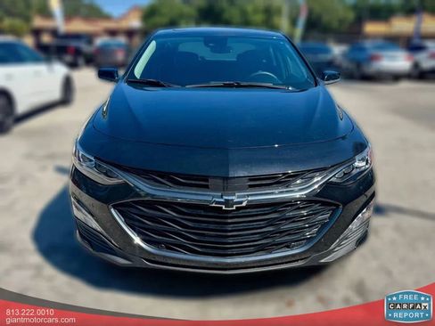 Used 2025 Chevrolet Malibu LT image 2