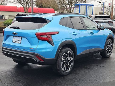 New 2026 Chevrolet Trax RS w/ Sunroof Package FWD image 6