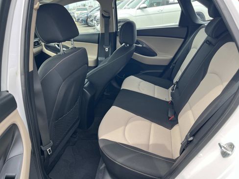 Used 2018 Hyundai Elantra GT FWD image 20