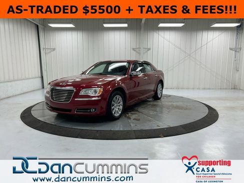 Used 2012 Chrysler 300 Limited RWD image 1