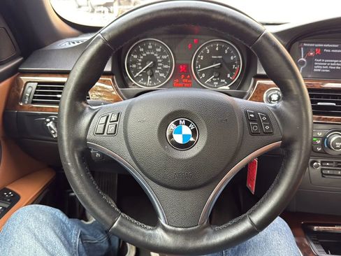 Used 2013 BMW 328i Convertible image 10