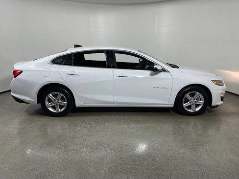 Used 2024 Chevrolet Malibu LS FWD image 2