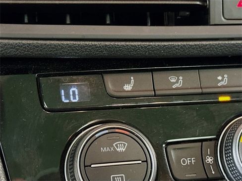 Used 2024 Volkswagen Jetta SE image 17