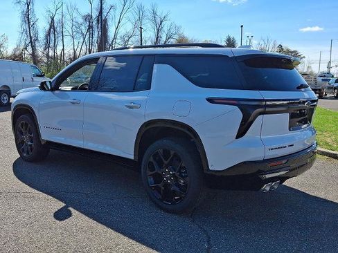 New 2026 Chevrolet Traverse RS w/ LPO, Floor Liner Package image 3