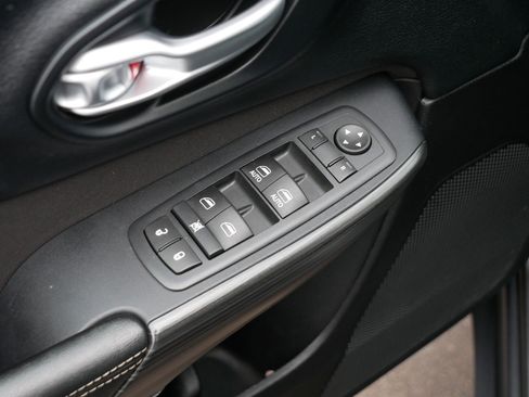 Used 2016 Jeep Cherokee Latitude image 19