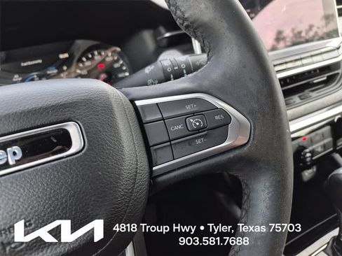 Used 2023 Jeep Compass Latitude AWD/4WD image 29