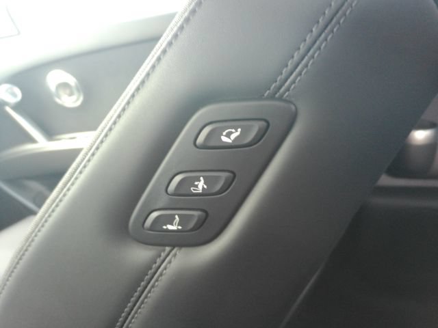 Used 2024 Genesis GV60 RWD image 34