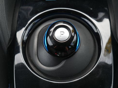 Used 2018 Nissan Leaf SV w/ SV Technology Package FWD image 22