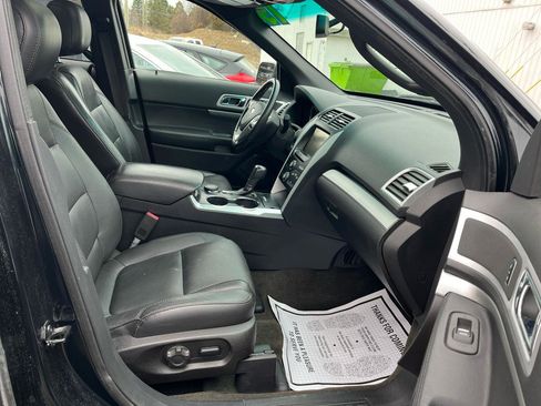 Used 2015 Ford Explorer XLT w/ Equipment Group 202A image 17