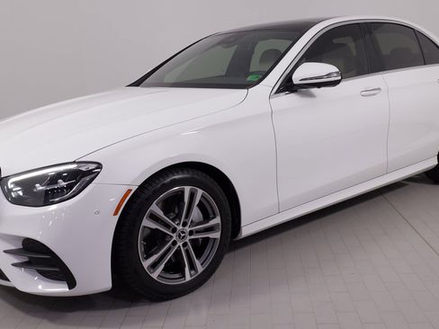 Used 2021 Mercedes-Benz E 350 Sedan image 4