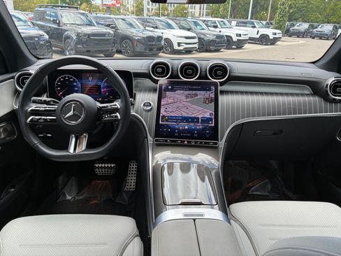 Used 2023 Mercedes-Benz GLC 300 4MATIC image 26