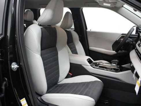 New 2026 Mitsubishi Outlander SE AWD/4WD image 19