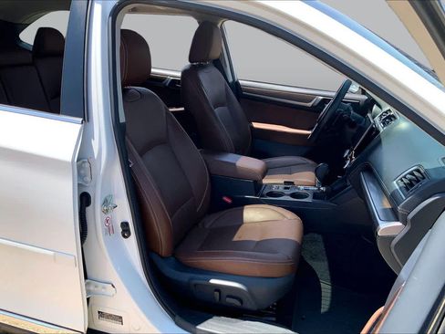 Used 2018 Subaru Outback 2.5i Touring w/ Popular Package #3 AWD/4WD image 9
