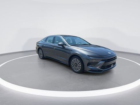 Used 2024 Hyundai Sonata Limited FWD image 2