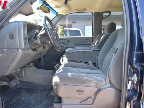 Used 2006 Chevrolet Silverado 2500 LT w/ Heavy-Duty Power Package image 9