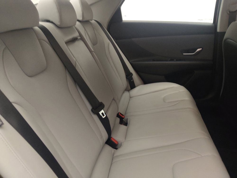Used 2024 Hyundai Elantra Limited FWD image 19