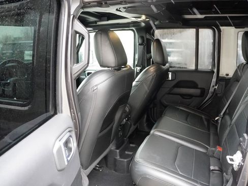 Used 2022 Jeep Wrangler Unlimited Sahara w/ Cold Weather Group image 18