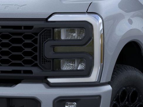 New 2025 Ford F250 Lariat w/ Lariat Ultimate Package AWD/4WD image 18