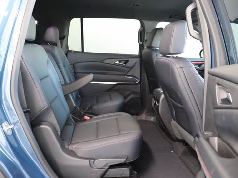 Used 2025 Chevrolet Traverse Z71 w/ Driver Confidence Package AWD/4WD image 19