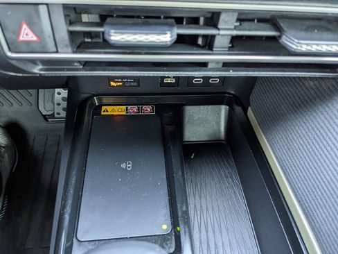 Used 2025 Toyota Camry SE image 29