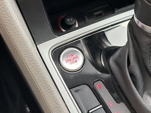 Used 2019 Volkswagen Passat 2.0T Wolfsburg image 25