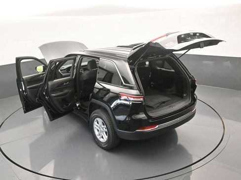 Used 2025 Jeep Grand Cherokee Laredo image 63