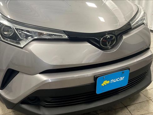 Used 2019 Toyota C-HR XLE image 29