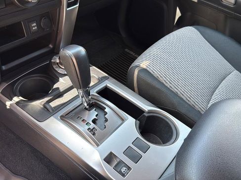 Used 2018 Toyota 4Runner SR5 AWD/4WD image 27
