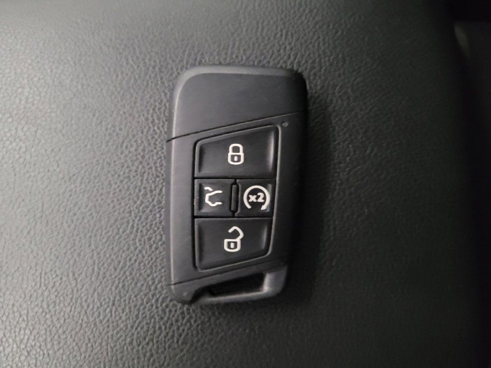 Used 2024 Volkswagen Tiguan SE FWD image 32