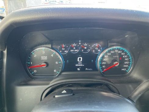 Used 2019 Chevrolet Suburban Premier image 27