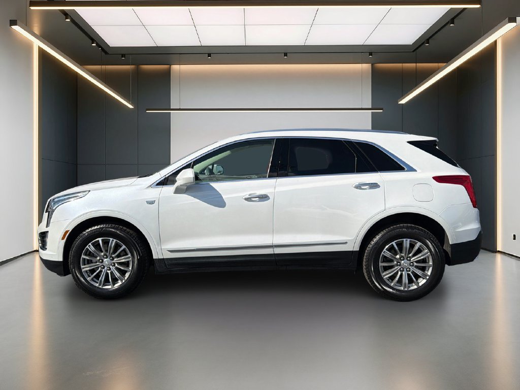 Used 2017 Cadillac XT5 Luxury FWD image 2