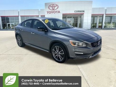 Used 2016 Volvo S60 T5 Cross Country Platinum image 1