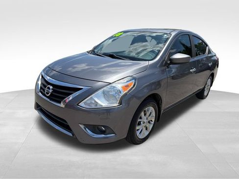 Used 2018 Nissan Versa SV w/ SV Special Edition FWD image 3