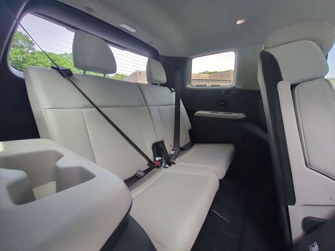 Used 2025 Hyundai Santa Fe SEL FWD image 29