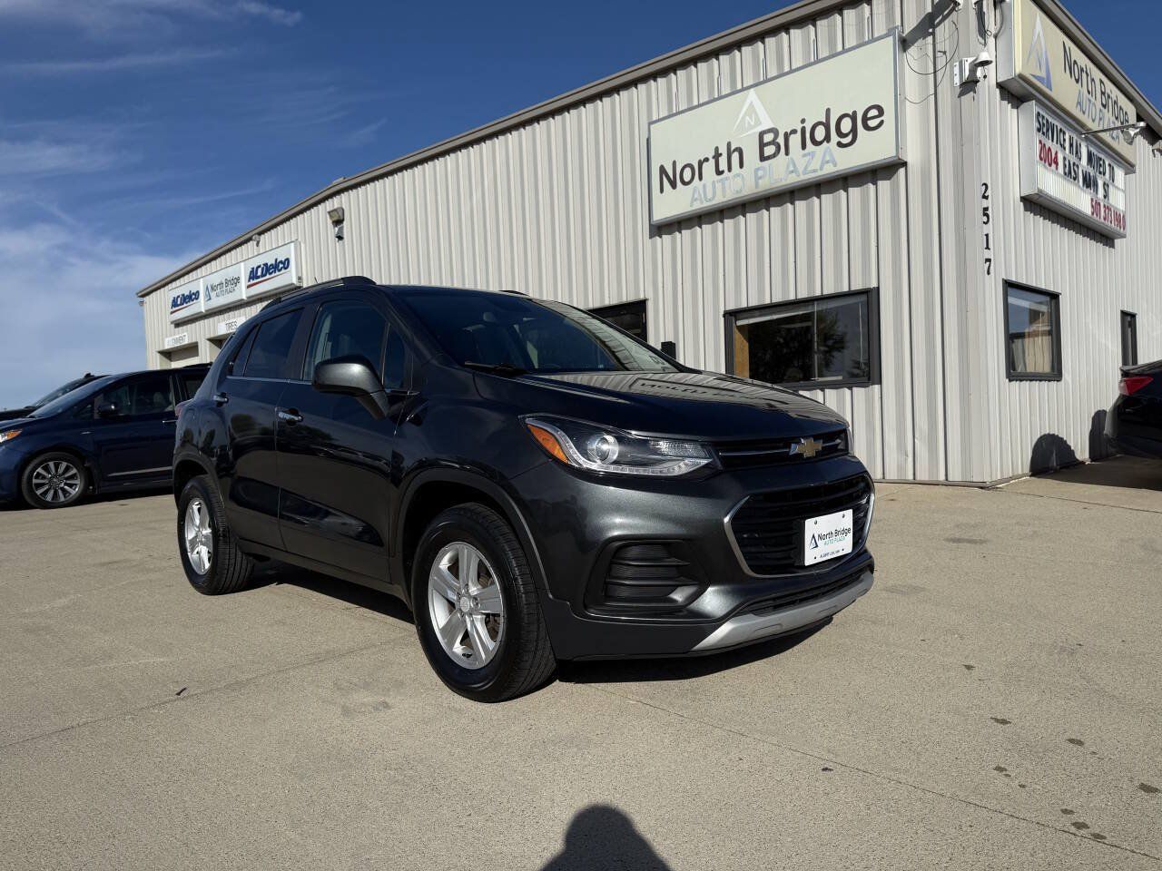 Used 2017 Chevrolet Trax LT w/ Driver Confidence Package AWD/4WD image 1