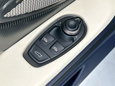 New 2026 Aston Martin Vanquish Convertible image 28