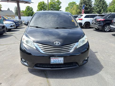Used 2012 Toyota Sienna XLE w/ XLE Navigation Pkg AWD/4WD image 12