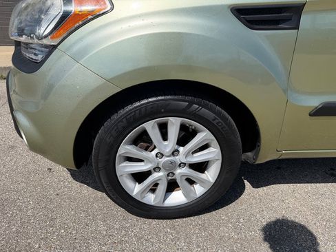 Used 2013 Kia Soul + w/ Audio Pkg FWD image 25