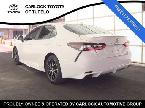Used 2024 Toyota Camry SE image 5