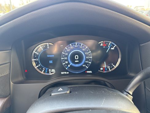 Used 2020 Cadillac Escalade Premium Luxury w/ LPO, Radiant Package image 21