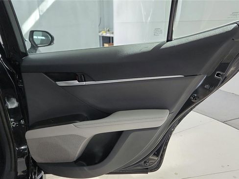 Used 2023 Toyota Camry XLE w/ Navigation Package image 18