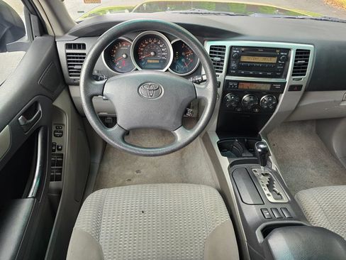 Used 2007 Toyota 4Runner SR5 AWD/4WD image 11