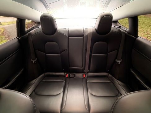 Used 2018 Tesla Model 3 Long Range RWD image 21