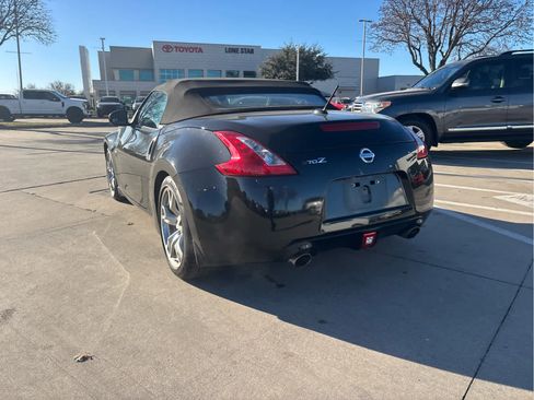 Used 2010 Nissan 370Z Touring w/ Sport Pkg image 4