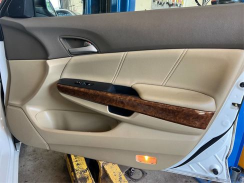 Used 2010 Honda Accord EX-L image 19