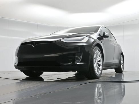 Used 2018 Tesla Model X 75D image 44