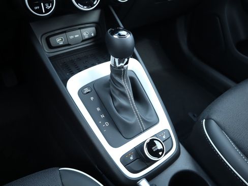 New 2026 Hyundai Venue SEL FWD image 6